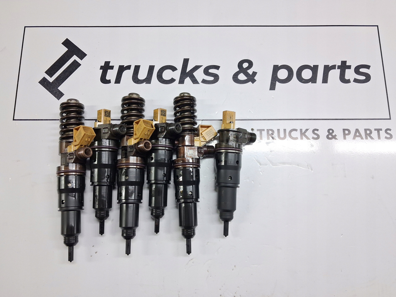 VOLVO POMPOWTRYSKIWACZE WTRYSKI COMMON RAIL VOLVO FH FM 4 5 RENAULT GAMA T EVO - Inyector para Camión: foto 1 VOLVO POMPOWTRYSKIWACZE WTRYSKI COMMON RAIL VOLVO FH FM 4 5 RENAULT GAMA T EVO - Inyector para Camión: foto 1