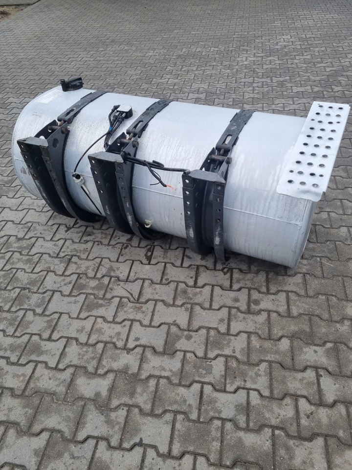 VOLVO ZBIORNIK PALIWA RENAULT PREMIUM MAGNUM DXI VOLVO FH FM 12 13 4 175X70X70 - Depósito de combustible para Camión: foto 5 VOLVO ZBIORNIK PALIWA RENAULT PREMIUM MAGNUM DXI VOLVO FH FM 12 13 4 175X70X70 - Depósito de combustible para Camión: foto 5