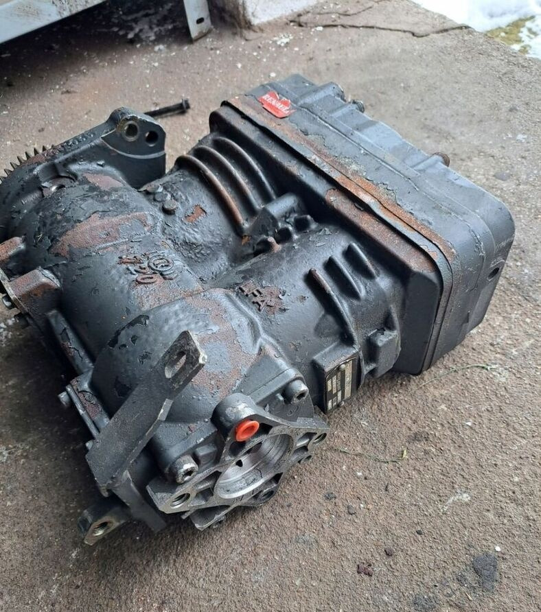 Volvo FL FE truck - Compresor para Camión: foto 1 Volvo FL FE truck - Compresor para Camión: foto 1