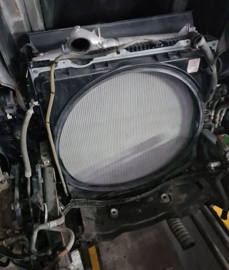 Volvo KOMPLET CHŁODNIC FH 16 EURO 6 D16K Volvo VOLVO FH 16 EURO 6 D16K - Intercooler para Camión: foto 4 Volvo KOMPLET CHŁODNIC FH 16 EURO 6 D16K Volvo VOLVO FH 16 EURO 6 D16K - Intercooler para Camión: foto 4