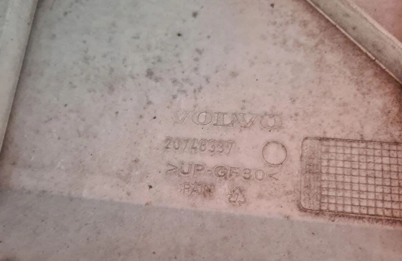 Volvo MASKA PRZEDNIA PRZÓD ATRAPA GRILL ORYGINAŁ Volvo FE - Capota para Camión: foto 5 Volvo MASKA PRZEDNIA PRZÓD ATRAPA GRILL ORYGINAŁ Volvo FE - Capota para Camión: foto 5