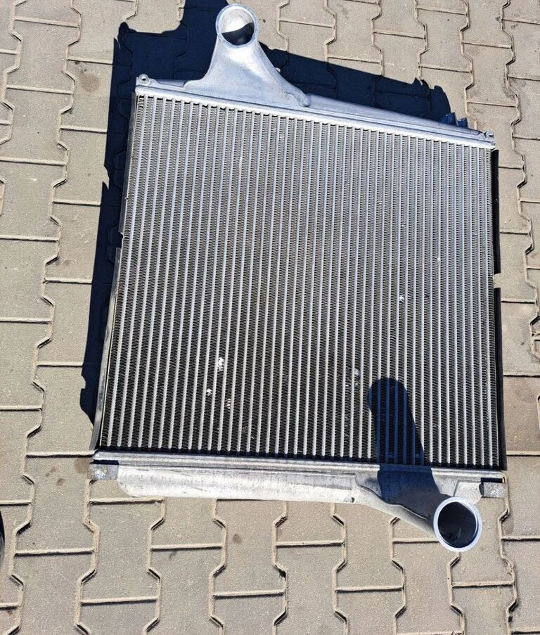 Volvo POWIETRZA FH 4 FH 5 RENAULT GAMA T RANGE DTI 13 Volvo VOLVO FH 4 FH 5 RENAULT GAMA T RANGE DTI 13 - Intercooler para Camión: foto 2 Volvo POWIETRZA FH 4 FH 5 RENAULT GAMA T RANGE DTI 13 Volvo VOLVO FH 4 FH 5 RENAULT GAMA T RANGE DTI 13 - Intercooler para Camión: foto 2