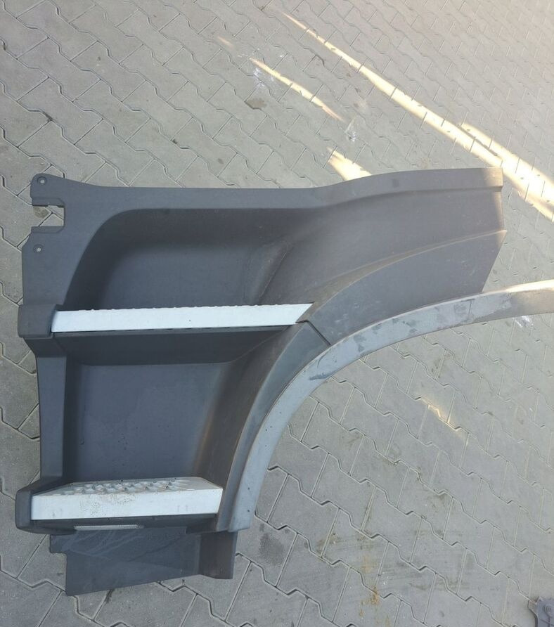 Volvo STOPIEŃ STOPNICA LEWA STELAŻ ORYGINAŁ VOLVO FH 4 82819482 - Peldaño para Camión: foto 2 Volvo STOPIEŃ STOPNICA LEWA STELAŻ ORYGINAŁ VOLVO FH 4 82819482 - Peldaño para Camión: foto 2