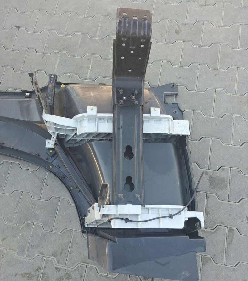 Volvo STOPIEŃ STOPNICA LEWA STELAŻ ORYGINAŁ VOLVO FH 4 82819482 - Peldaño para Camión: foto 5 Volvo STOPIEŃ STOPNICA LEWA STELAŻ ORYGINAŁ VOLVO FH 4 82819482 - Peldaño para Camión: foto 5