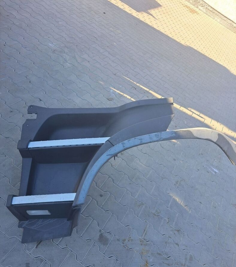 Volvo STOPIEŃ STOPNICA LEWA STELAŻ ORYGINAŁ VOLVO FH 4 82819482 - Peldaño para Camión: foto 1 Volvo STOPIEŃ STOPNICA LEWA STELAŻ ORYGINAŁ VOLVO FH 4 82819482 - Peldaño para Camión: foto 1