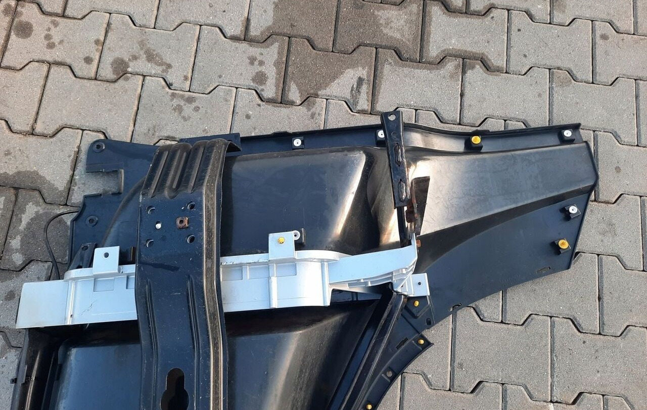 Volvo STOPIEŃ STOPNICA PRAWA STELAŻ ORYGINAŁ VOLVO FH 4 82141521 - Peldaño para Camión: foto 5 Volvo STOPIEŃ STOPNICA PRAWA STELAŻ ORYGINAŁ VOLVO FH 4 82141521 - Peldaño para Camión: foto 5