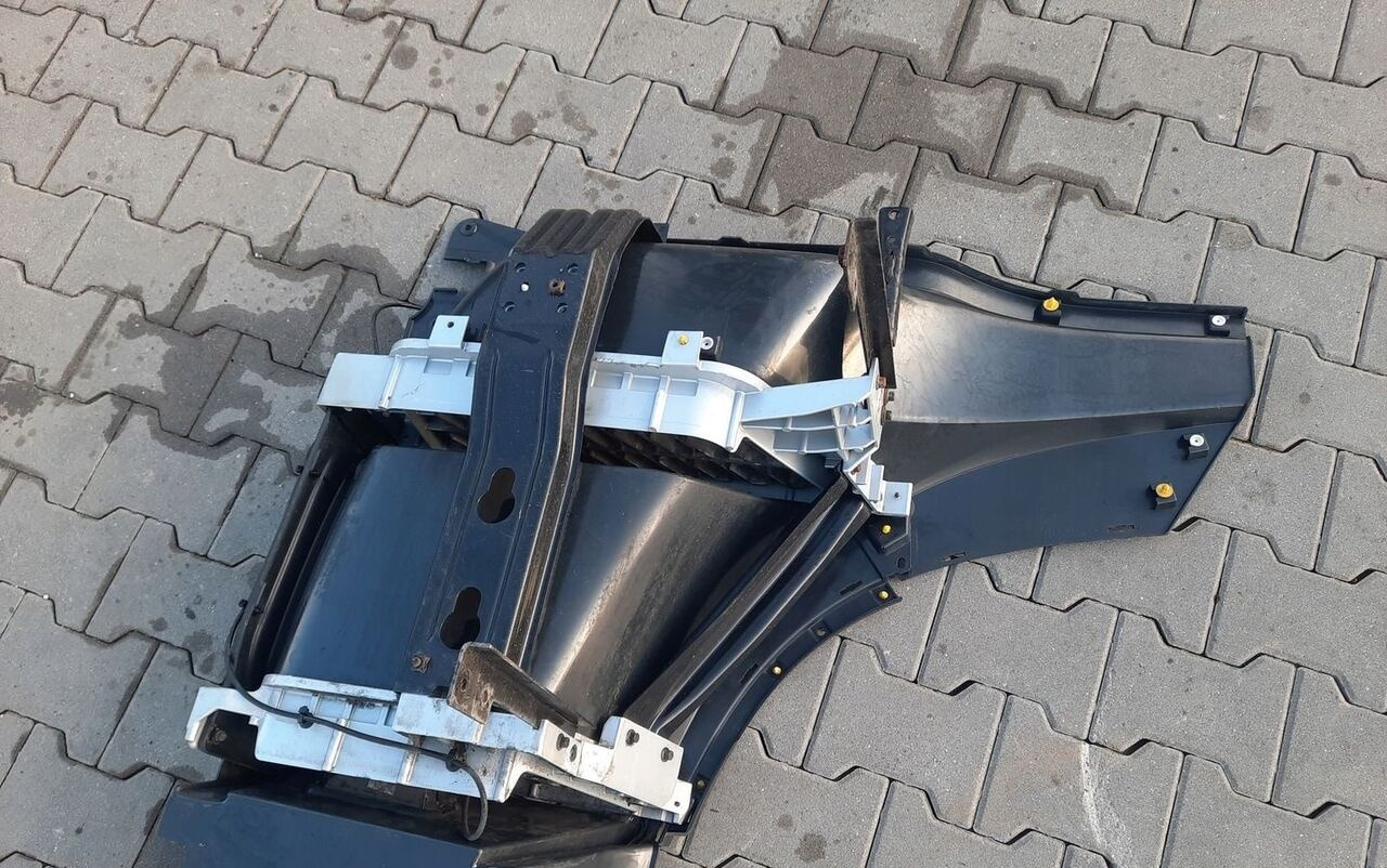 Volvo STOPIEŃ STOPNICA PRAWA STELAŻ ORYGINAŁ VOLVO FH 4 82141521 - Peldaño para Camión: foto 3 Volvo STOPIEŃ STOPNICA PRAWA STELAŻ ORYGINAŁ VOLVO FH 4 82141521 - Peldaño para Camión: foto 3