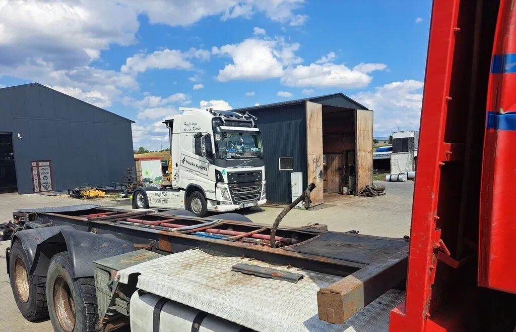ZABUDOWA DO DZWIGU HDS DO LASU ZABUDOWA Z VOLVO FH 16 FH 13 FH 12 FM Volvo BERGS Volvo - Bastidor/ Chasis para Camión: foto 4 ZABUDOWA DO DZWIGU HDS DO LASU ZABUDOWA Z VOLVO FH 16 FH 13 FH 12 FM Volvo BERGS Volvo - Bastidor/ Chasis para Camión: foto 4