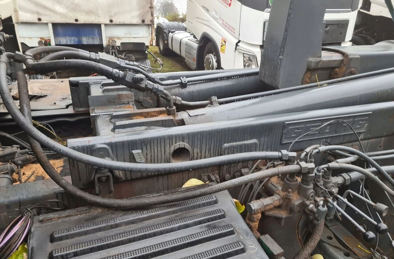 ZABUDOWA PODRAMÓWKA HAKOWA HAKOWIEC GEORG UDT   Renault GAMA DXI VOLVO FH FM - Carrocería y exterior para Camión: foto 4 ZABUDOWA PODRAMÓWKA HAKOWA HAKOWIEC GEORG UDT   Renault GAMA DXI VOLVO FH FM - Carrocería y exterior para Camión: foto 4