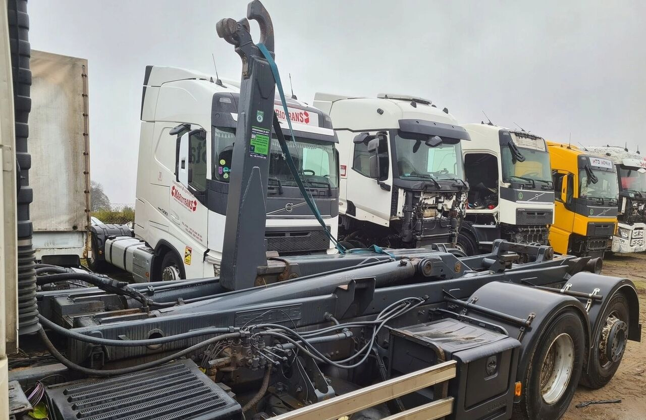 ZABUDOWA PODRAMÓWKA HAKOWA HAKOWIEC GEORG UDT   Renault GAMA DXI VOLVO FH FM - Carrocería y exterior para Camión: foto 1 ZABUDOWA PODRAMÓWKA HAKOWA HAKOWIEC GEORG UDT   Renault GAMA DXI VOLVO FH FM - Carrocería y exterior para Camión: foto 1