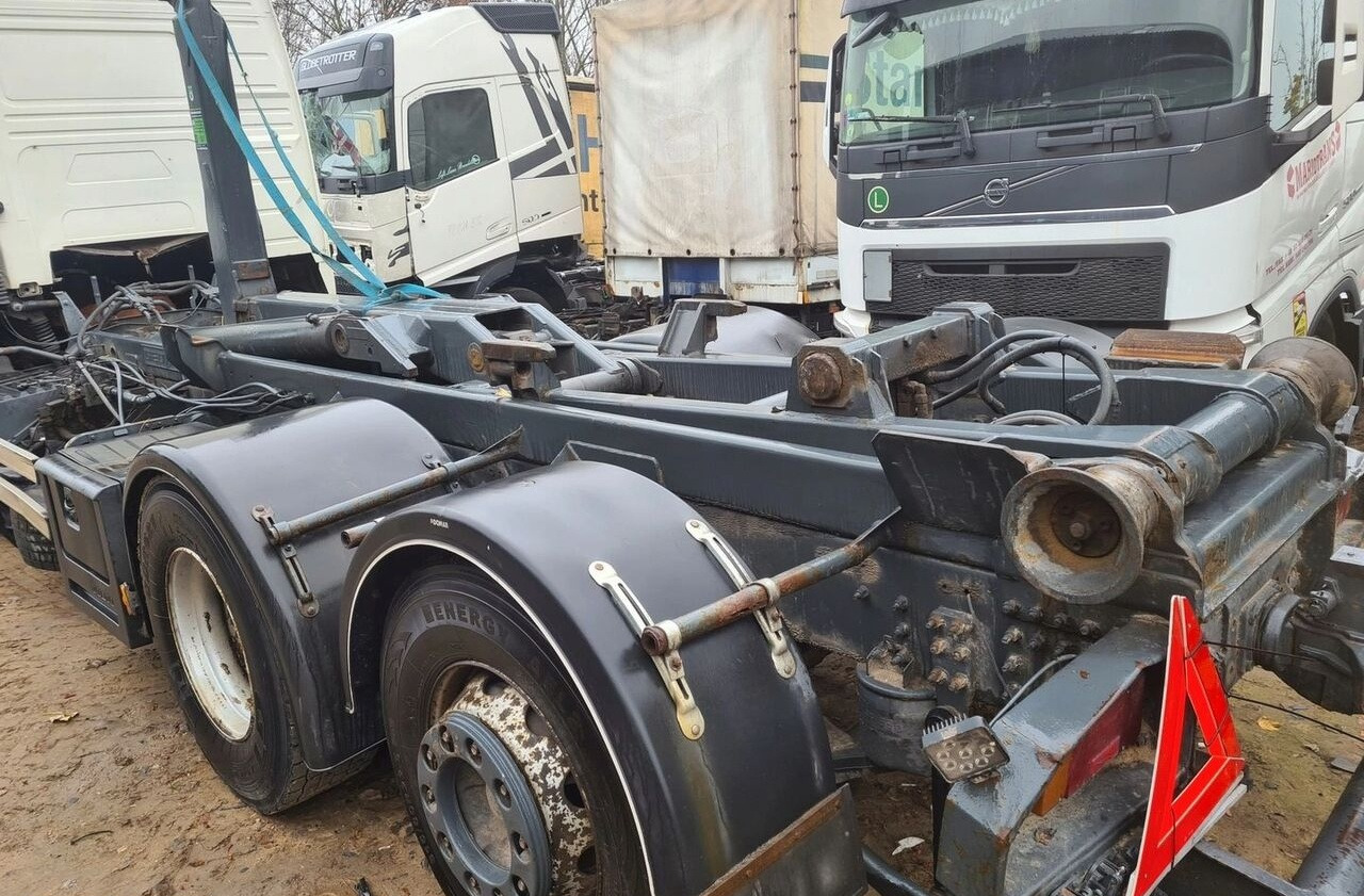 ZABUDOWA PODRAMÓWKA HAKOWA HAKOWIEC GEORG UDT   Renault GAMA DXI VOLVO FH FM - Carrocería y exterior para Camión: foto 2 ZABUDOWA PODRAMÓWKA HAKOWA HAKOWIEC GEORG UDT   Renault GAMA DXI VOLVO FH FM - Carrocería y exterior para Camión: foto 2