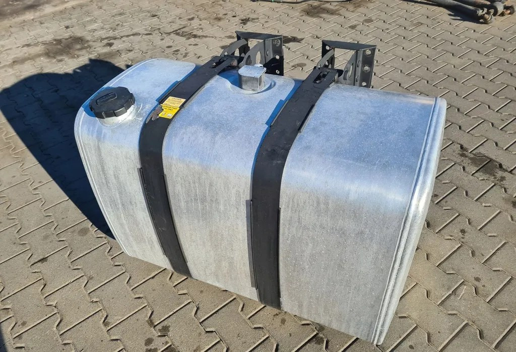 ZBIORNIK PALIWA RENAULT PREMIUM MAGNUM DXI GAMA T VOLVO FH 13 4 100X70X70 - Depósito de combustible: foto 1 ZBIORNIK PALIWA RENAULT PREMIUM MAGNUM DXI GAMA T VOLVO FH 13 4 100X70X70 - Depósito de combustible: foto 1