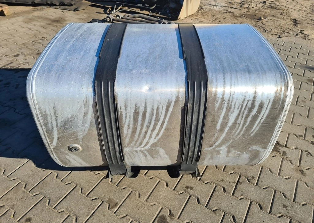 ZBIORNIK PALIWA RENAULT PREMIUM MAGNUM DXI GAMA T VOLVO FH 13 4 100X70X70 - Depósito de combustible: foto 5 ZBIORNIK PALIWA RENAULT PREMIUM MAGNUM DXI GAMA T VOLVO FH 13 4 100X70X70 - Depósito de combustible: foto 5