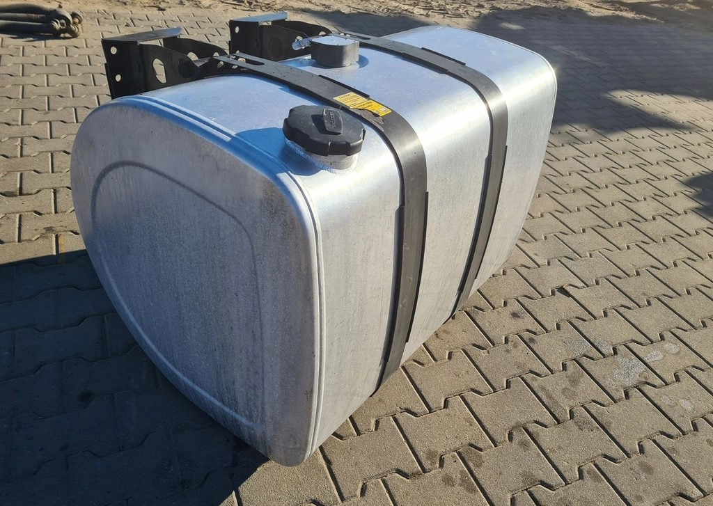 ZBIORNIK PALIWA RENAULT PREMIUM MAGNUM DXI GAMA T VOLVO FH 13 4 100X70X70 - Depósito de combustible: foto 3 ZBIORNIK PALIWA RENAULT PREMIUM MAGNUM DXI GAMA T VOLVO FH 13 4 100X70X70 - Depósito de combustible: foto 3