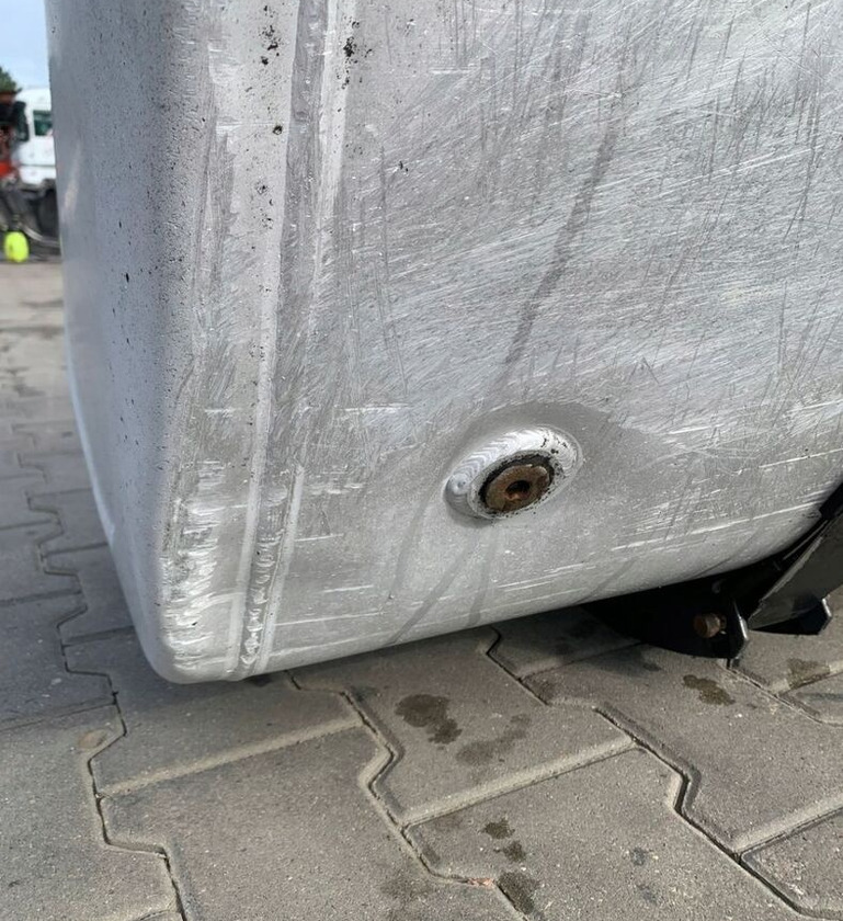 ZBIORNIK PALIWA RENAULT VOLVO LOW DECK 130x69x56 - Depósito de combustible para Camión: foto 3 ZBIORNIK PALIWA RENAULT VOLVO LOW DECK 130x69x56 - Depósito de combustible para Camión: foto 3