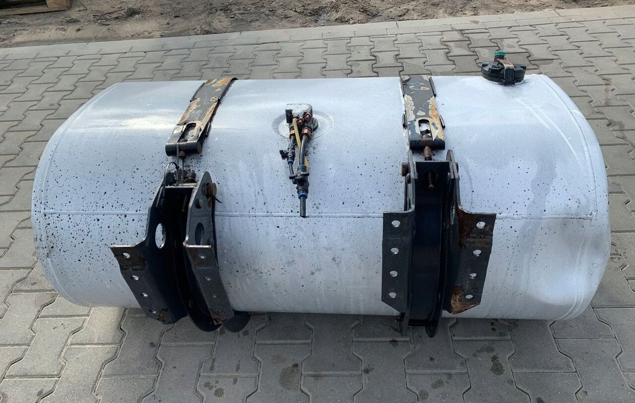 ZBIORNIK PALIWA RENAULT VOLVO LOW DECK 130x69x56 - Depósito de combustible para Camión: foto 2 ZBIORNIK PALIWA RENAULT VOLVO LOW DECK 130x69x56 - Depósito de combustible para Camión: foto 2