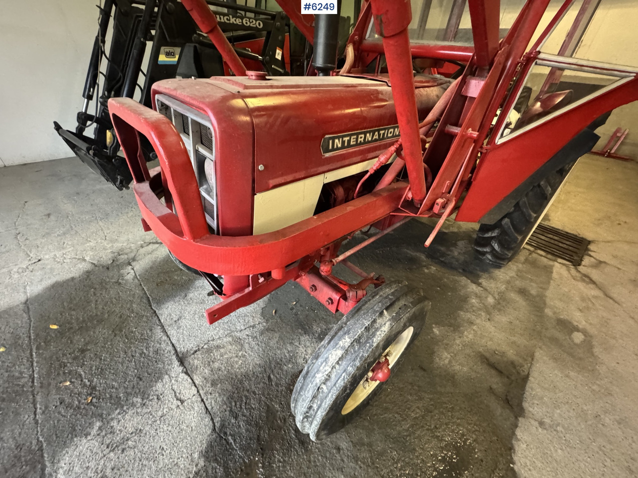 Tractor 1973 International 444 w/ Bjørnerud loader and bucket. WATCH VIDEO: foto 12