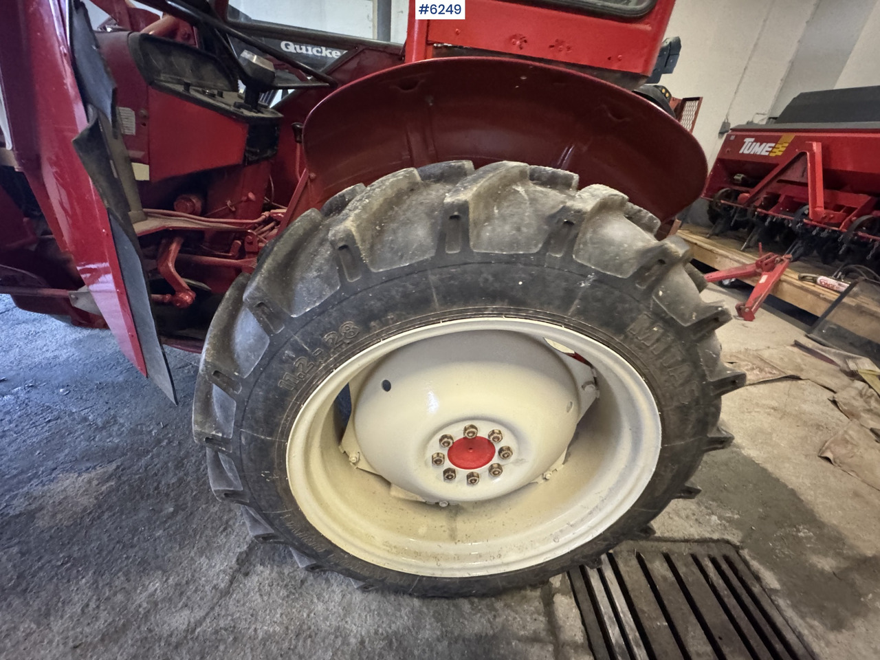 Tractor 1973 International 444 w/ Bjørnerud loader and bucket. WATCH VIDEO: foto 17