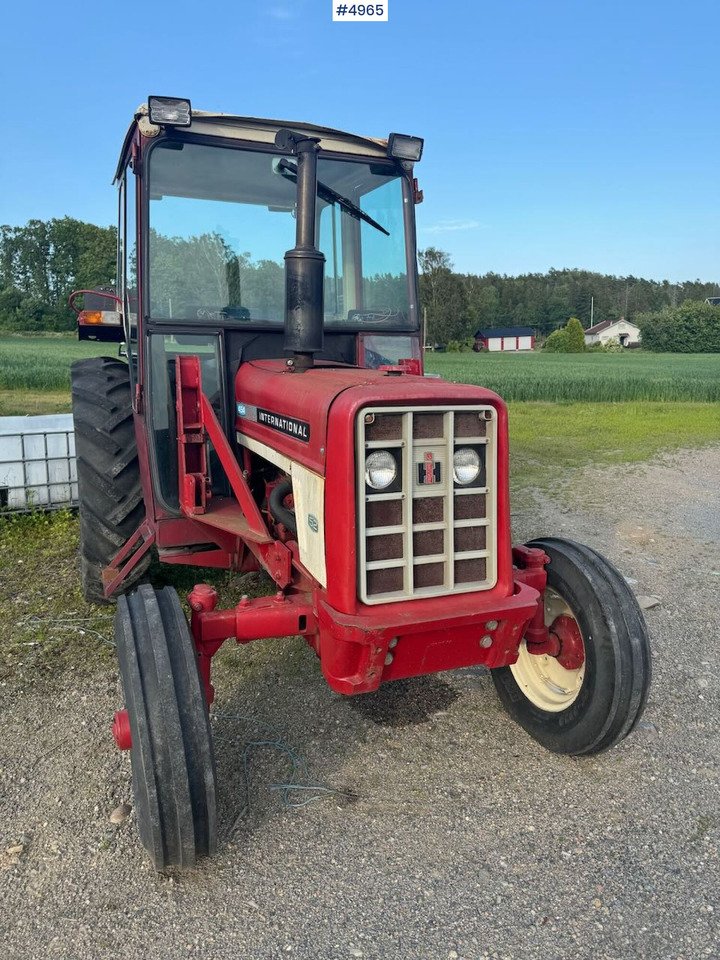 1977 International 454 4x2. Rep object. - Tractor: foto 2 1977 International 454 4x2. Rep object. - Tractor: foto 2