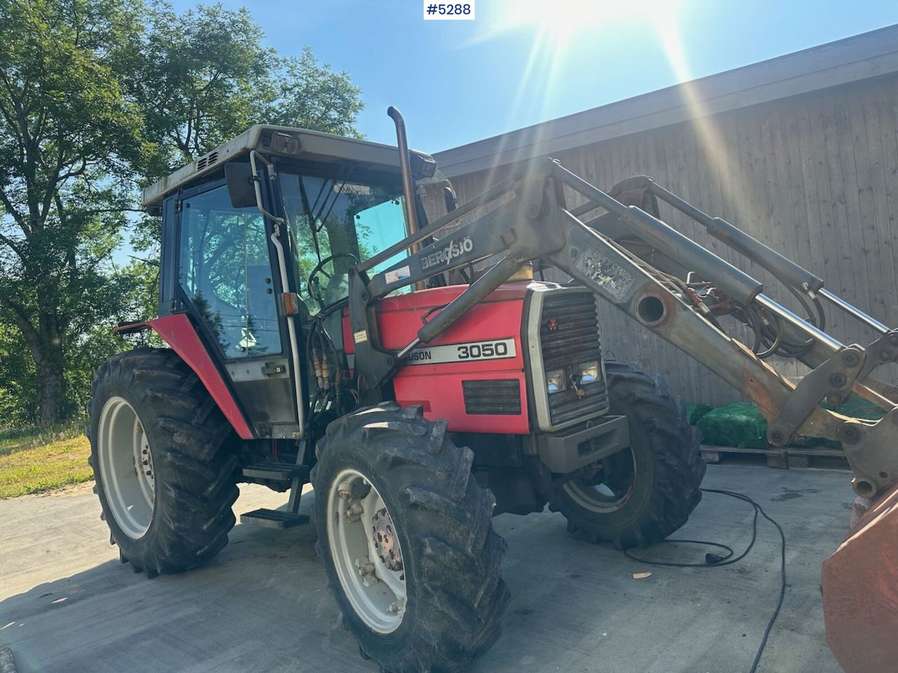 1987 Massey-Ferguson with front loader and round bale lifter. SEE VIDEO. - Tractor: foto 2 1987 Massey-Ferguson with front loader and round bale lifter. SEE VIDEO. - Tractor: foto 2