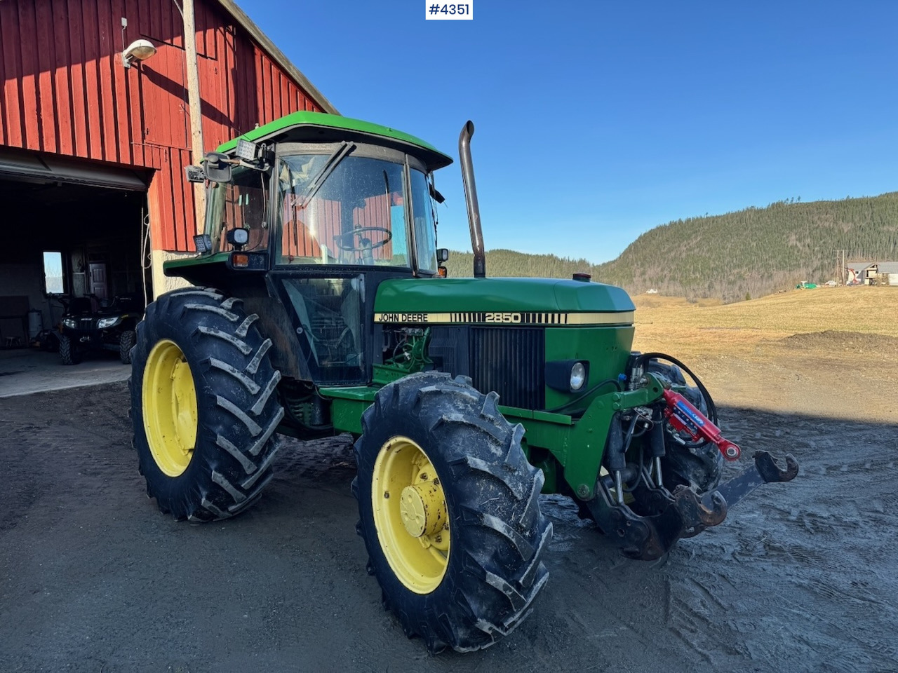 1991 John Deere 2850 4x4 Synchron w/ front hydraulics. - Tractor: foto 1 1991 John Deere 2850 4x4 Synchron w/ front hydraulics. - Tractor: foto 1