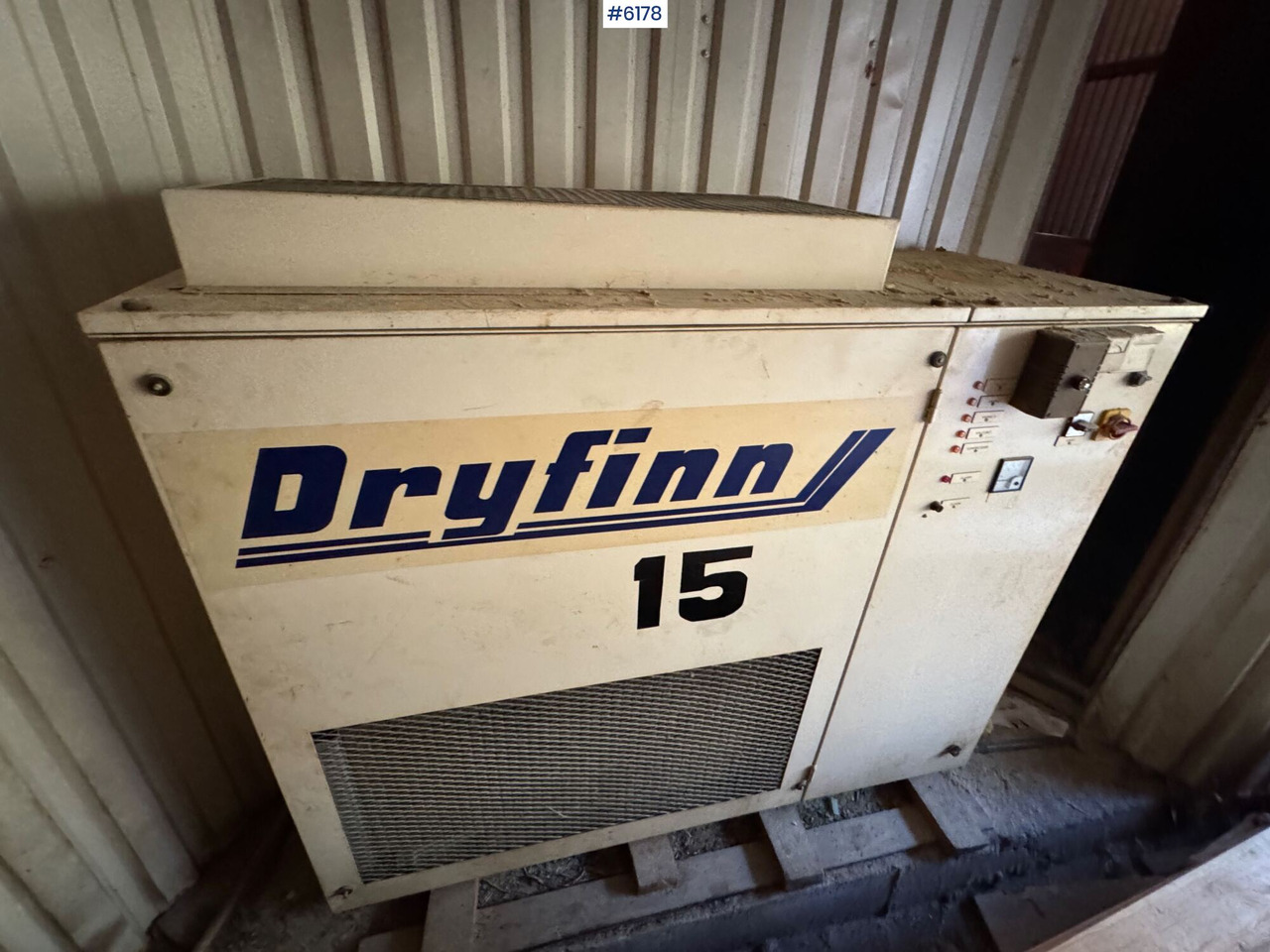 1997 Dryfinn 15 drying unit with circulation fans and trolley - Equipo de climatización industrial: foto 1 1997 Dryfinn 15 drying unit with circulation fans and trolley - Equipo de climatización industrial: foto 1