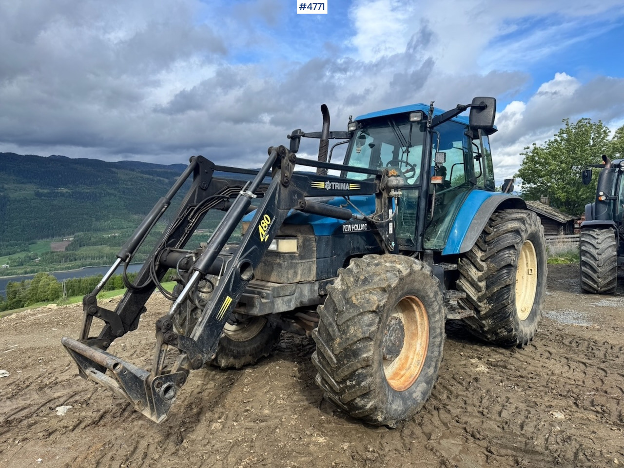 2000 New Holland TM135 4x4 w/ Front loader - Tractor: foto 2 2000 New Holland TM135 4x4 w/ Front loader - Tractor: foto 2