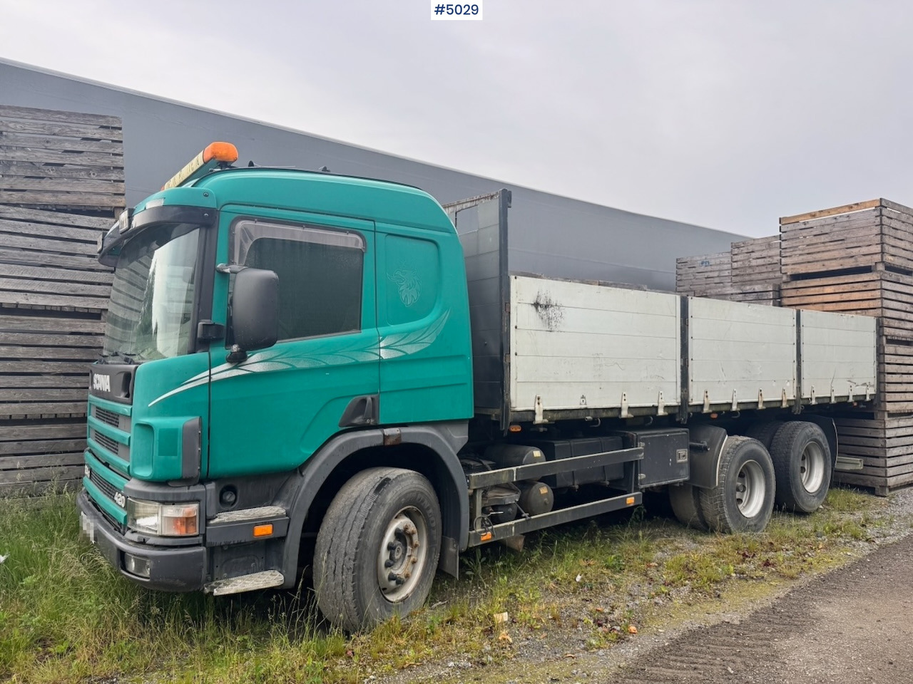 2000 Scania P124 6x2 Tipper truck - Camión volquete: foto 2 2000 Scania P124 6x2 Tipper truck - Camión volquete: foto 2