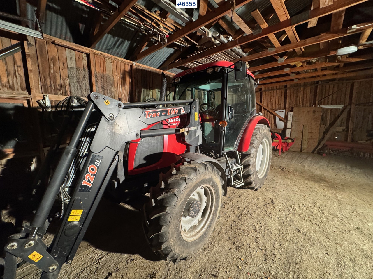 2008 Zetor 8541 Proxima Plus with loader, pallet forks, and snow bucket. Only 1,452 hours! - Tractor: foto 1 2008 Zetor 8541 Proxima Plus with loader, pallet forks, and snow bucket. Only 1,452 hours! - Tractor: foto 1