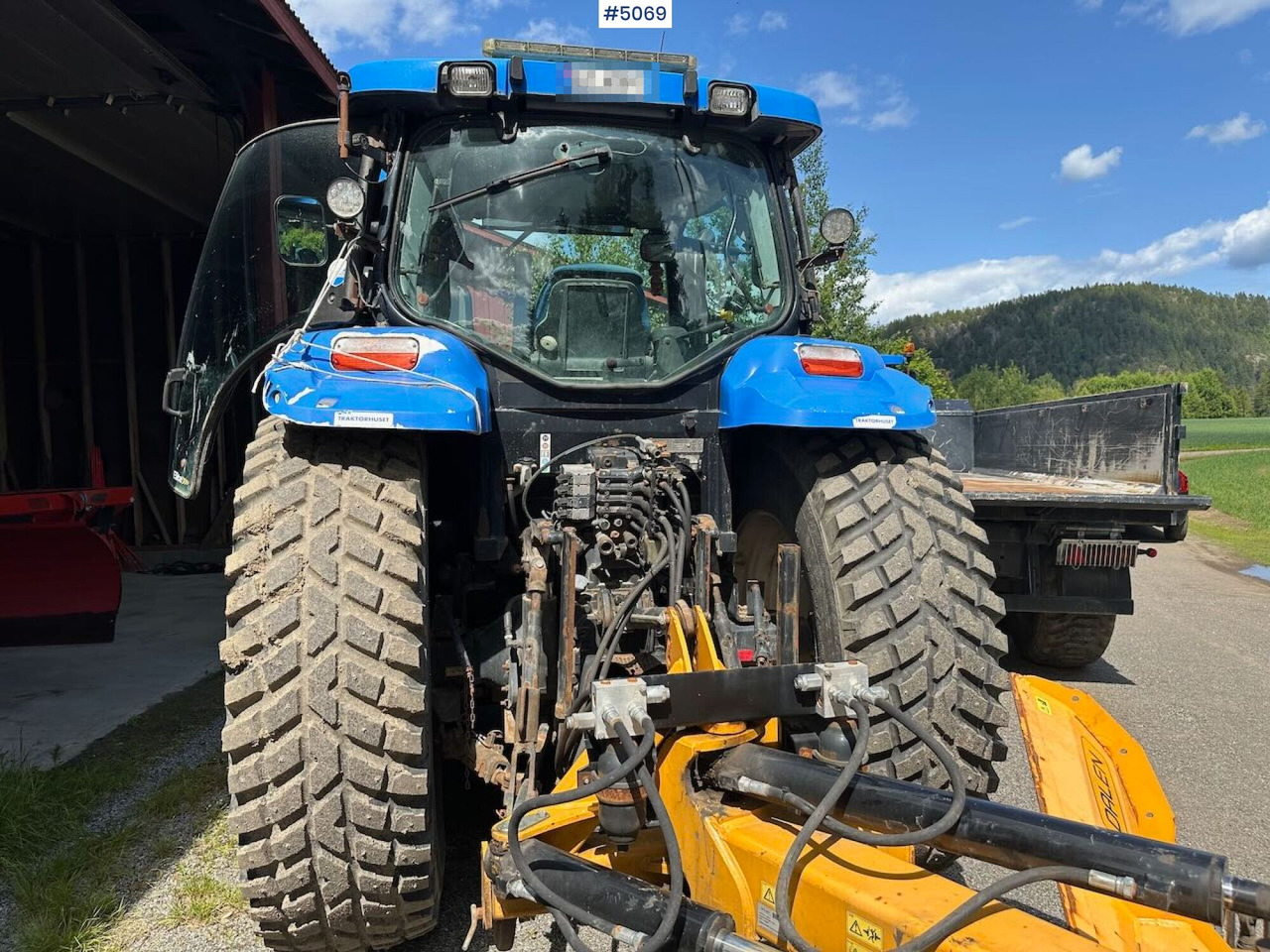Tractor 2009 New Holland T6040 SS w/ Trima front loader: foto 18 Tractor 2009 New Holland T6040 SS w/ Trima front loader: foto 18