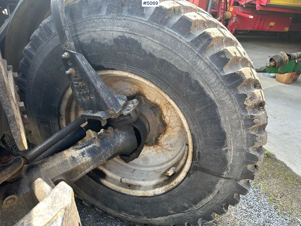 Tractor 2009 New Holland T6040 SS w/ Trima front loader: foto 9 Tractor 2009 New Holland T6040 SS w/ Trima front loader: foto 9