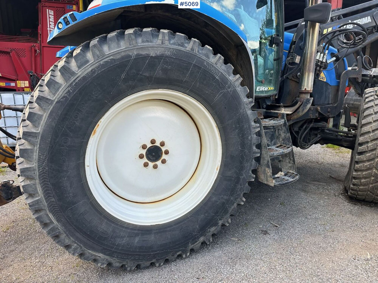 Tractor 2009 New Holland T6040 SS w/ Trima front loader: foto 15 Tractor 2009 New Holland T6040 SS w/ Trima front loader: foto 15