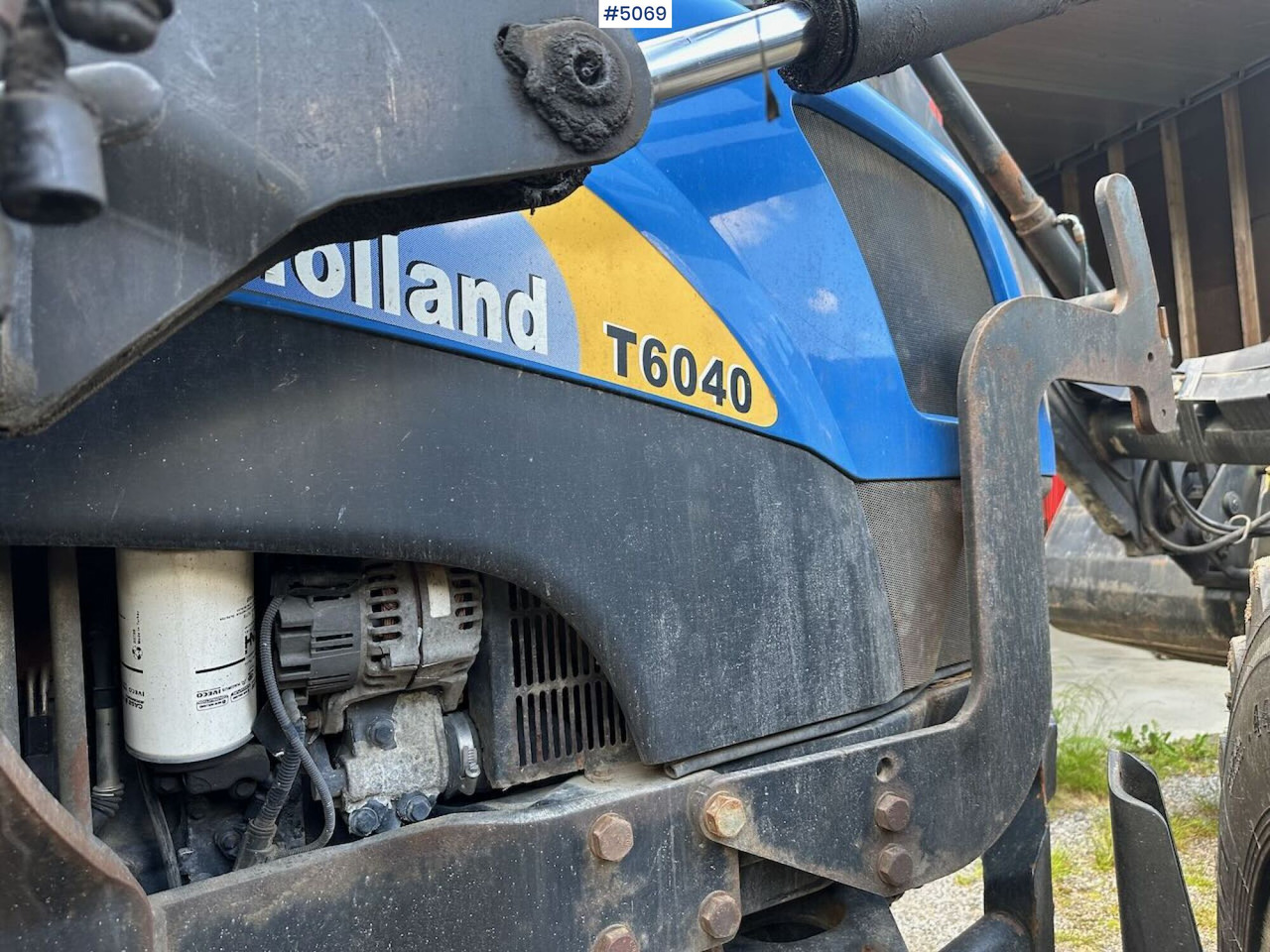 Tractor 2009 New Holland T6040 SS w/ Trima front loader: foto 13 Tractor 2009 New Holland T6040 SS w/ Trima front loader: foto 13