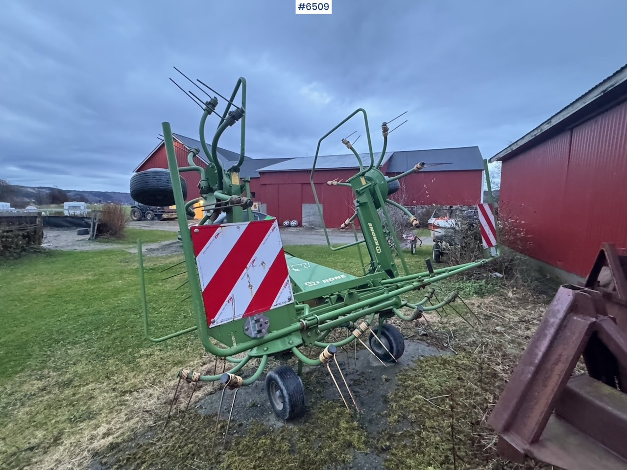 2011 Krone KW 5.52 tedder - Maquinaria de henificación: foto 4 2011 Krone KW 5.52 tedder - Maquinaria de henificación: foto 4