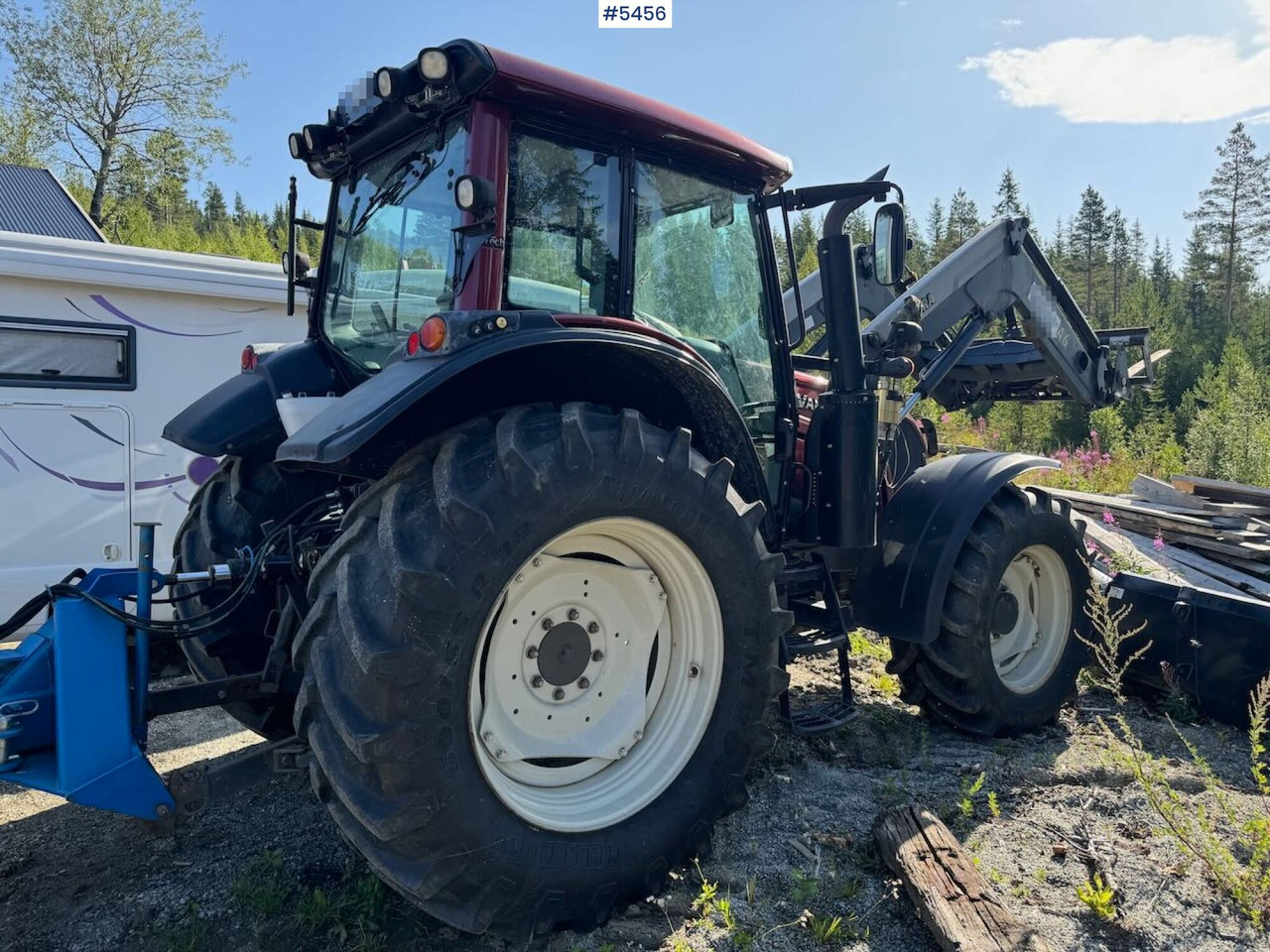 2015 Valtra N123 w/ front loader - Tractor: foto 2 2015 Valtra N123 w/ front loader - Tractor: foto 2
