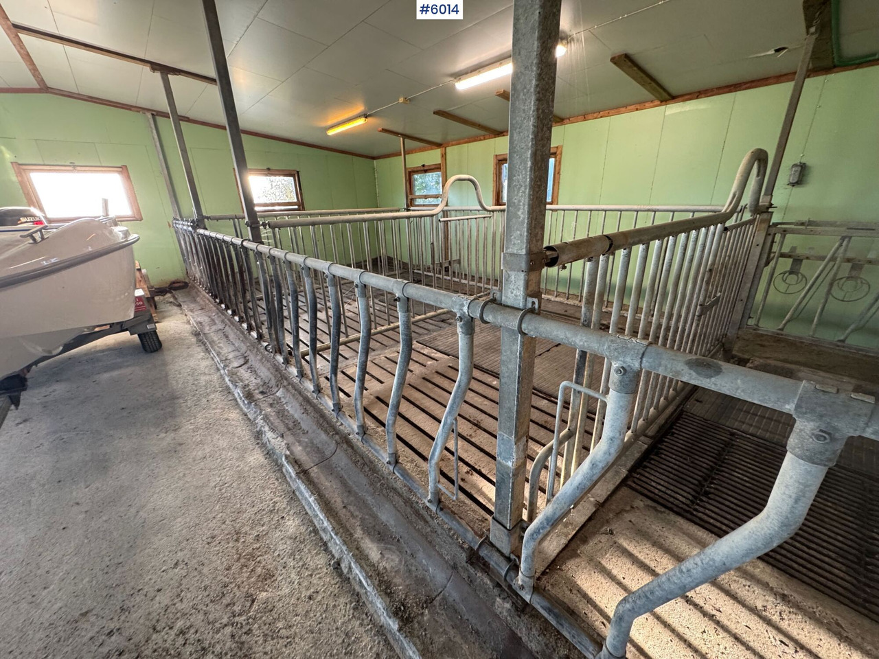 Maquinaria ganadera Catchment fronts and gates – space for 20–25 cows: foto 15