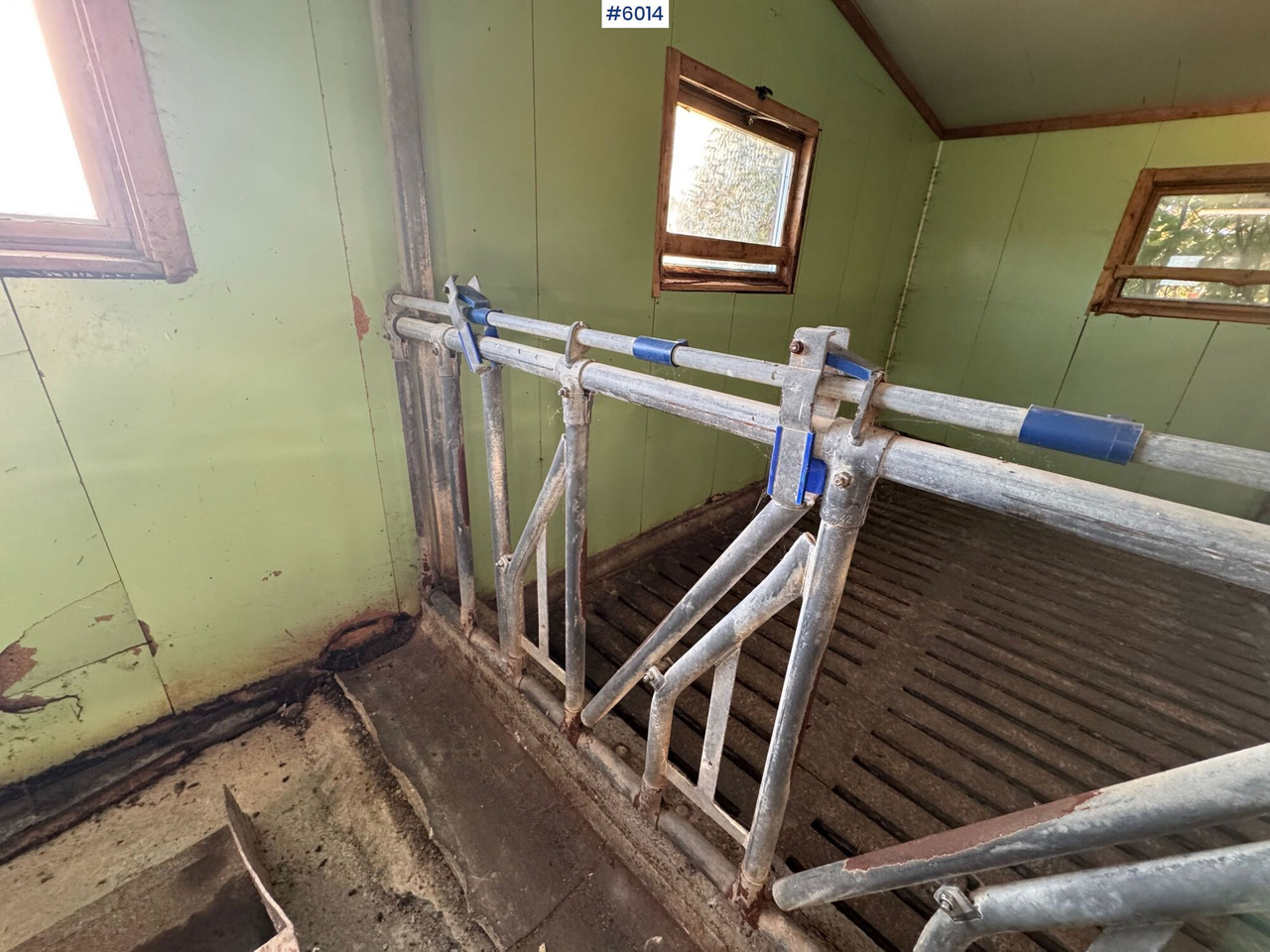 Maquinaria ganadera Catchment fronts and gates – space for 20–25 cows: foto 19