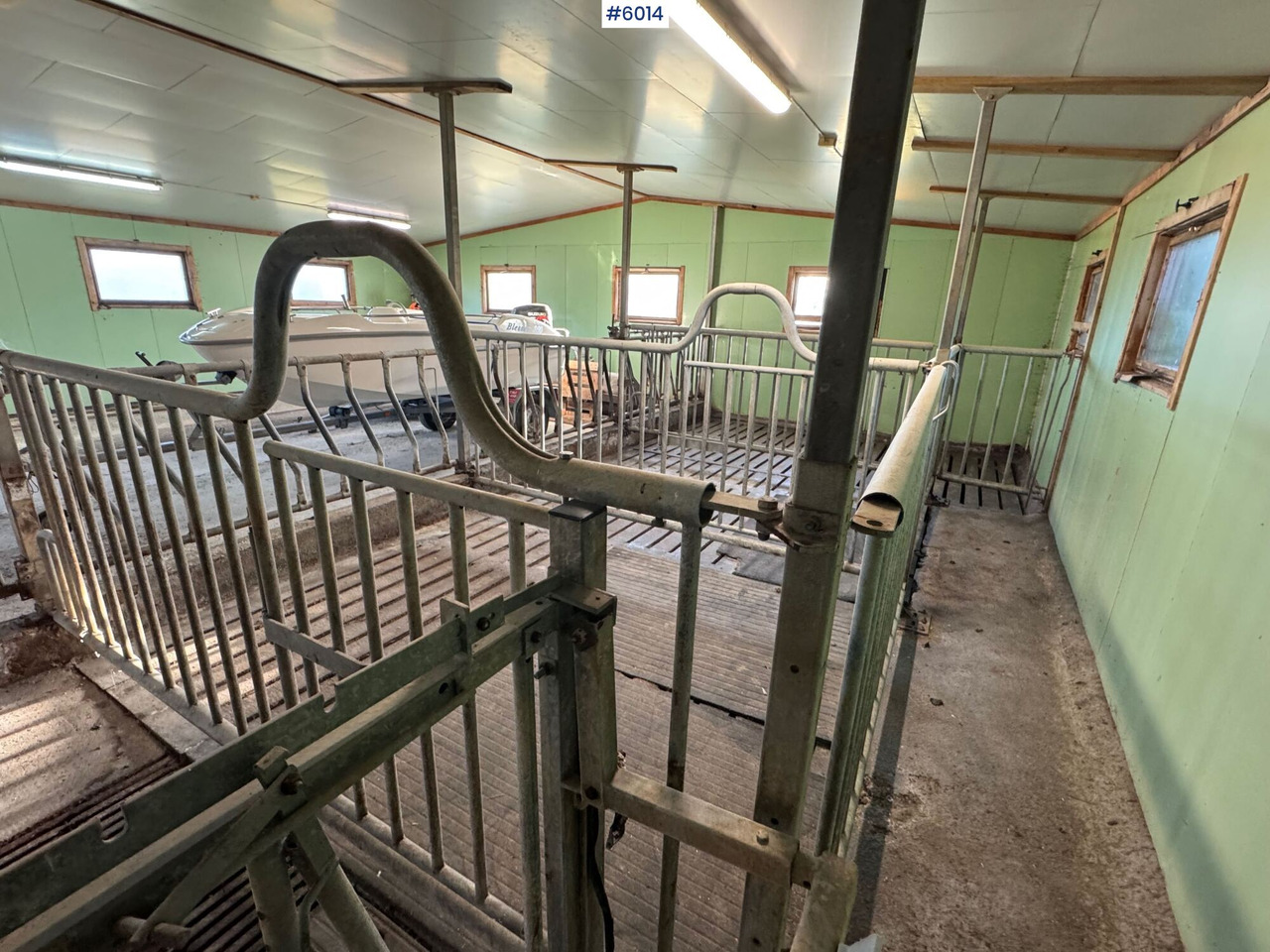 Maquinaria ganadera Catchment fronts and gates – space for 20–25 cows: foto 9