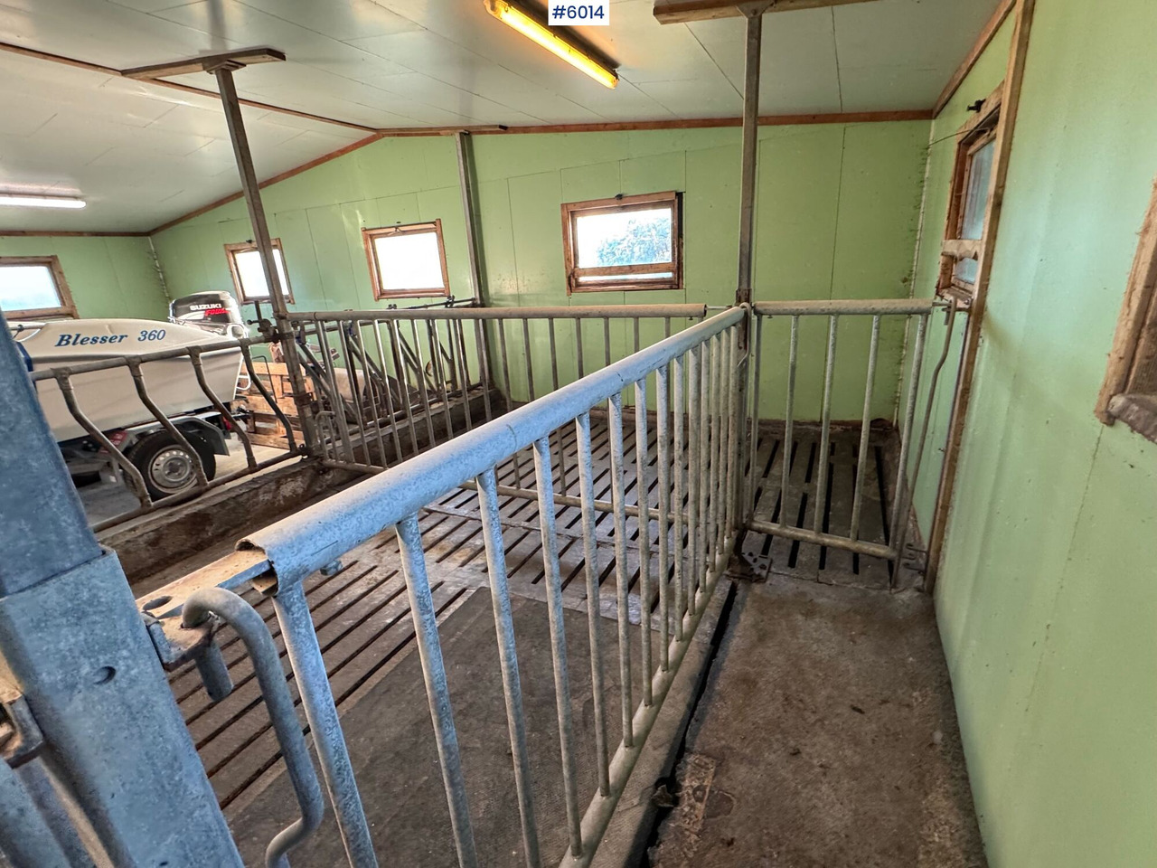 Maquinaria ganadera Catchment fronts and gates – space for 20–25 cows: foto 11