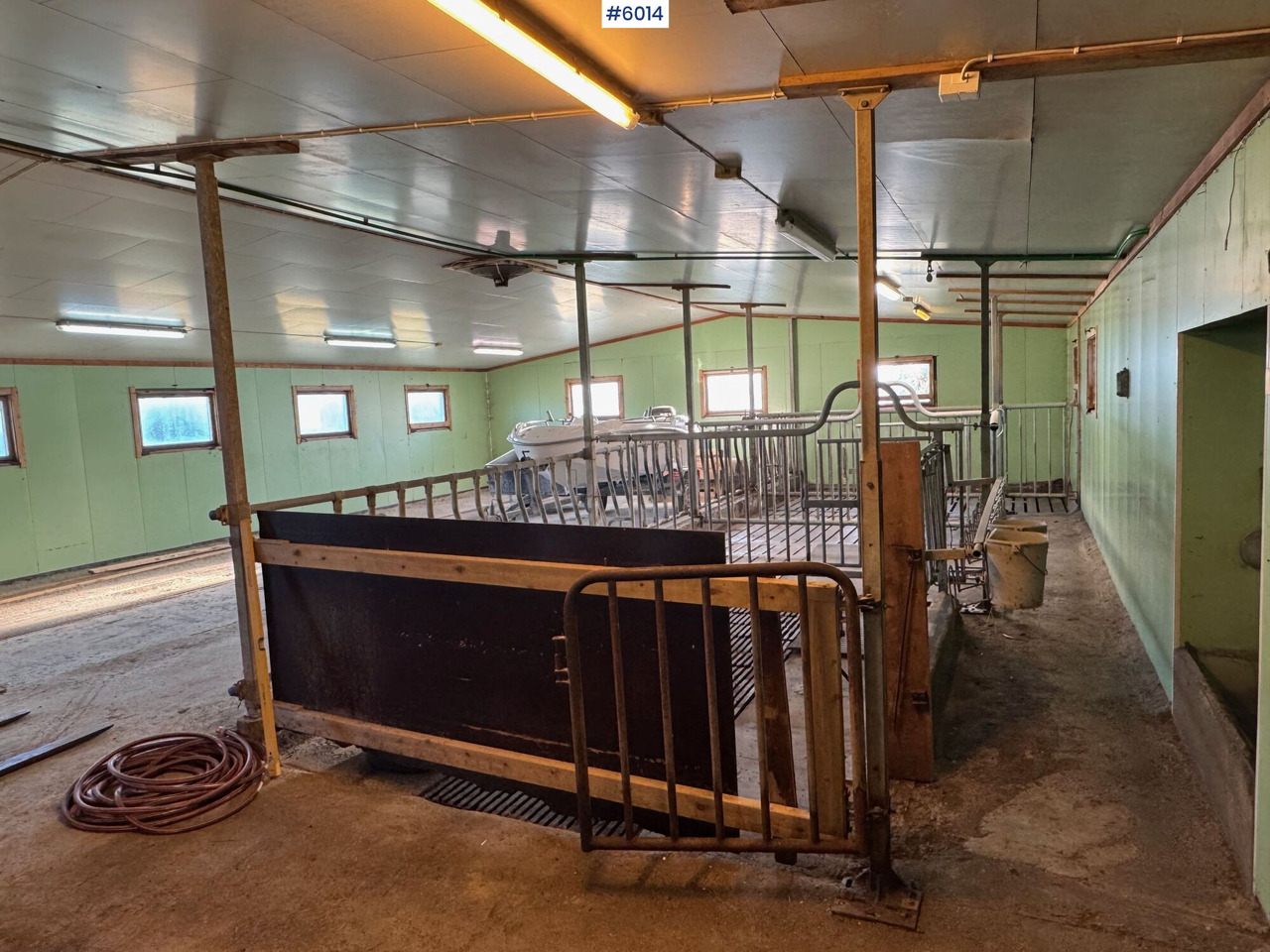 Catchment fronts and gates – space for 20–25 cows - Maquinaria ganadera: foto 3 Catchment fronts and gates – space for 20–25 cows - Maquinaria ganadera: foto 3