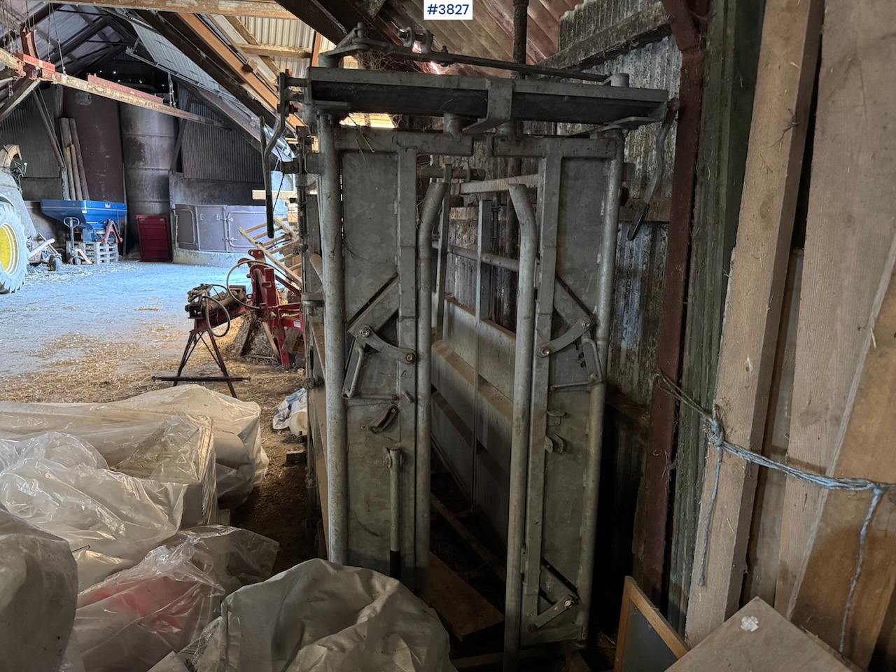 Cattle treatment box, like new - Maquinaria ganadera: foto 5 Cattle treatment box, like new - Maquinaria ganadera: foto 5