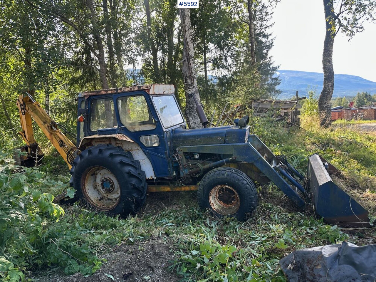 Circa 1974 Ford 4000 tractor w/ front loader and excavator. REP.OBJECT - Tractor: foto 2 Circa 1974 Ford 4000 tractor w/ front loader and excavator. REP.OBJECT - Tractor: foto 2