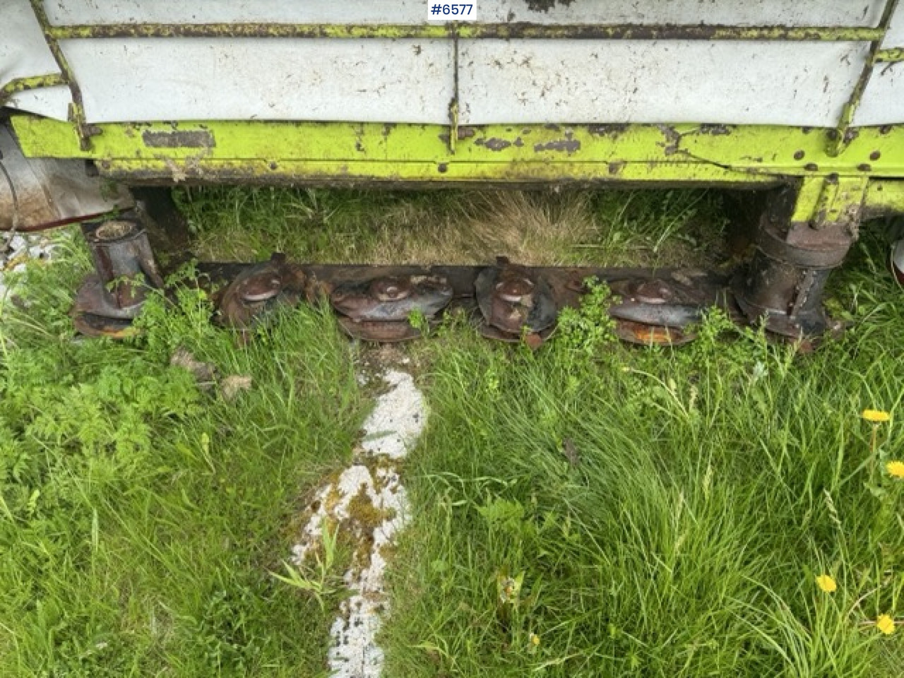 Claas rear-mounted mower - Maquinaria de henificación: foto 2 Claas rear-mounted mower - Maquinaria de henificación: foto 2