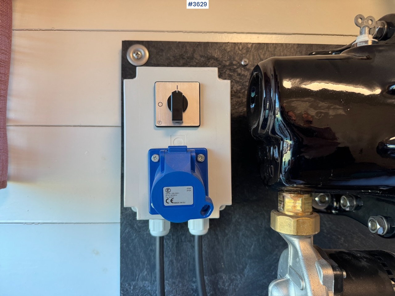 Hot water system for animals. - Maquinaria ganadera: foto 2 Hot water system for animals. - Maquinaria ganadera: foto 2