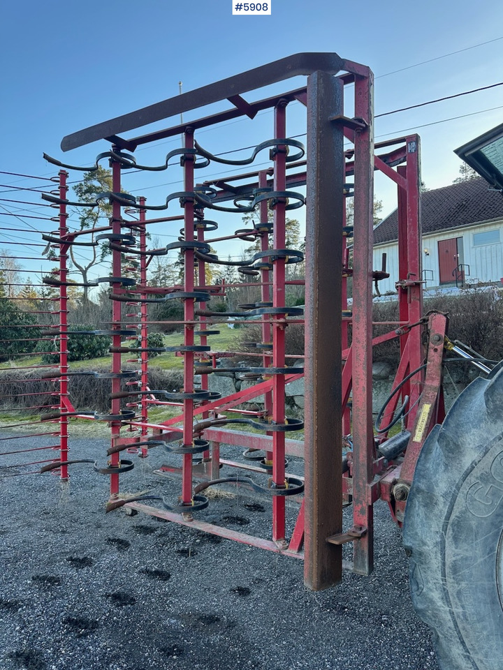 Väderstad Cultivator 4.6 m - Equipo para trabajo del suelo: foto 5 Väderstad Cultivator 4.6 m - Equipo para trabajo del suelo: foto 5
