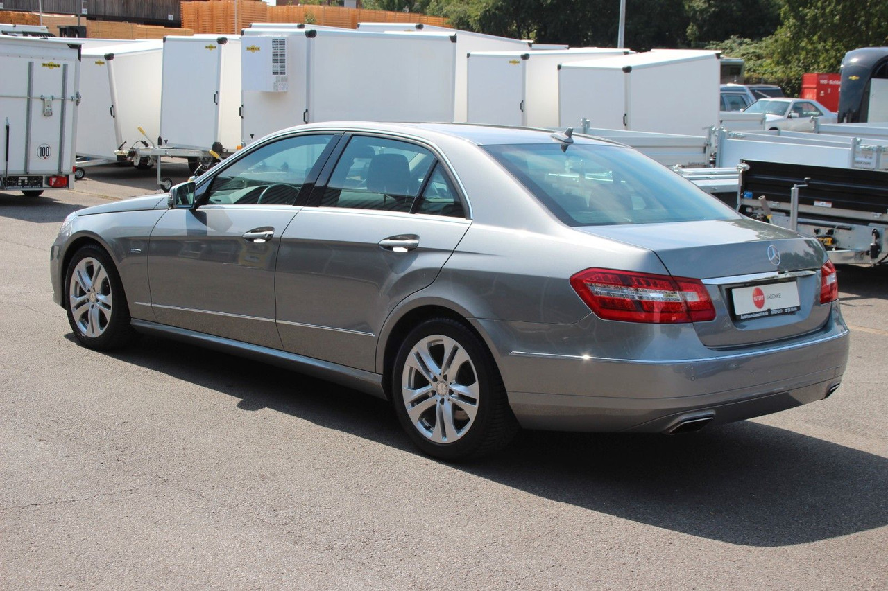 Mercedes-Benz CGI BlueEfficiency Avantgarde Automatik 59980 KM - Sedan: foto 4 Mercedes-Benz CGI BlueEfficiency Avantgarde Automatik 59980 KM - Sedan: foto 4