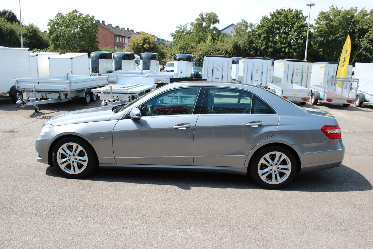 Mercedes-Benz CGI BlueEfficiency Avantgarde Automatik 59980 KM - Sedan: foto 5 Mercedes-Benz CGI BlueEfficiency Avantgarde Automatik 59980 KM - Sedan: foto 5