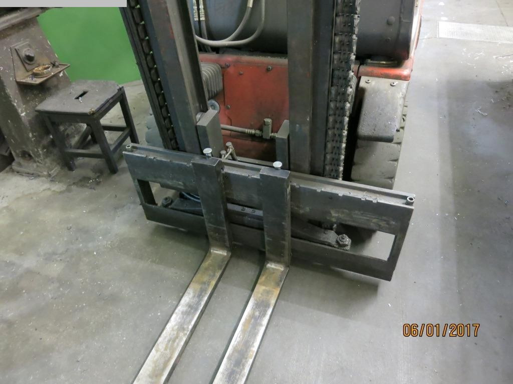 LINDE H25T - Carretilla elevadora de gas: foto 4 LINDE H25T - Carretilla elevadora de gas: foto 4