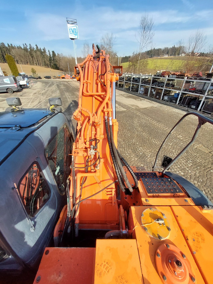 Hitachi ZX225USRLC - Excavadora de cadenas: foto 4 Hitachi ZX225USRLC - Excavadora de cadenas: foto 4