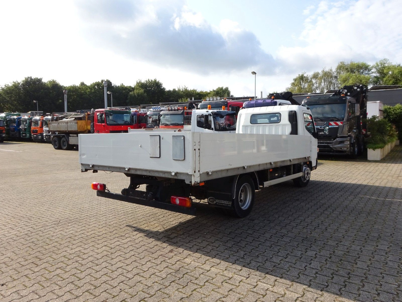 Furgoneta caja abierta nuevo FUSO CANTER 7C15 Pritsche 4x2: foto 9 Furgoneta caja abierta nuevo FUSO CANTER 7C15 Pritsche 4x2: foto 9